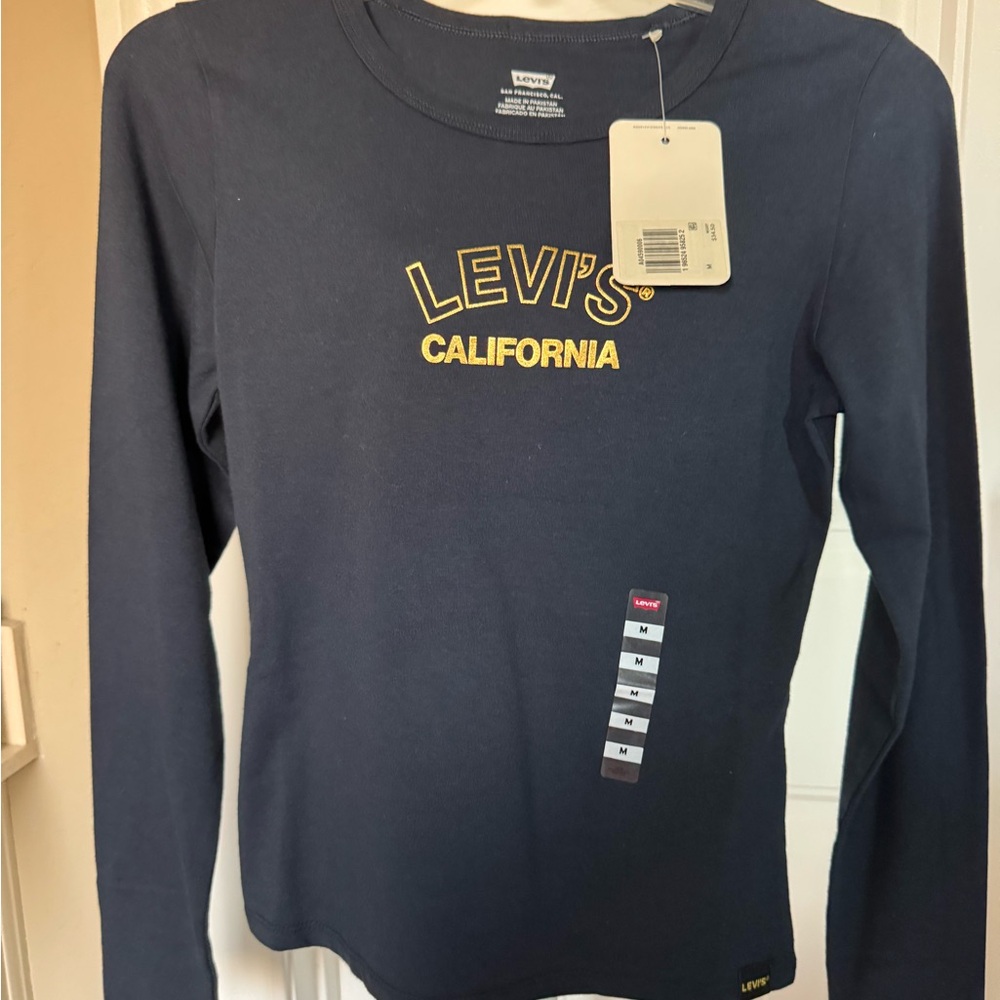 NWT Levi's Navy Long Sleeve Shirt SZ M stretch knit pit2pit 18” Length 21”